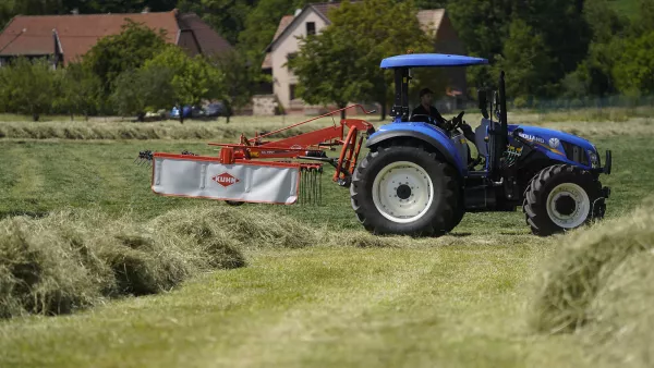 Světlá výška větší než 40 cm umožňuje zachování zakládek a přejezd přes zakládky bez jejich poškození.