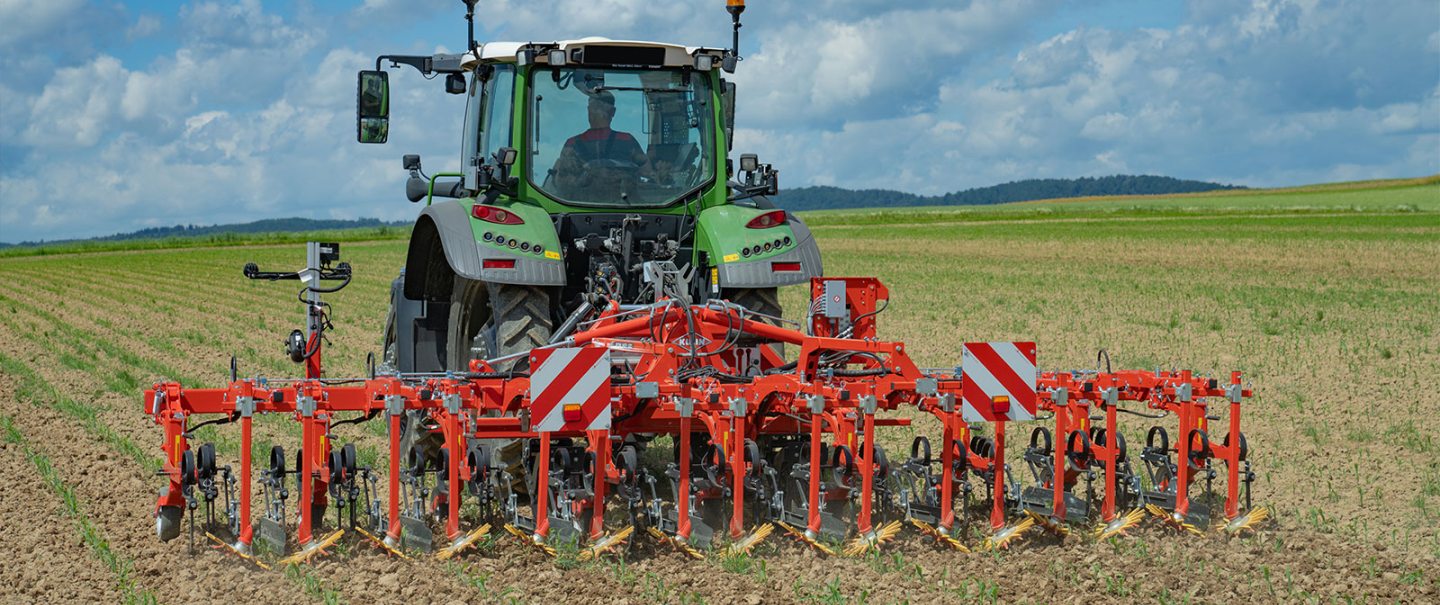 Photo of the ROWLINER row-crop cultivator's finger weeders